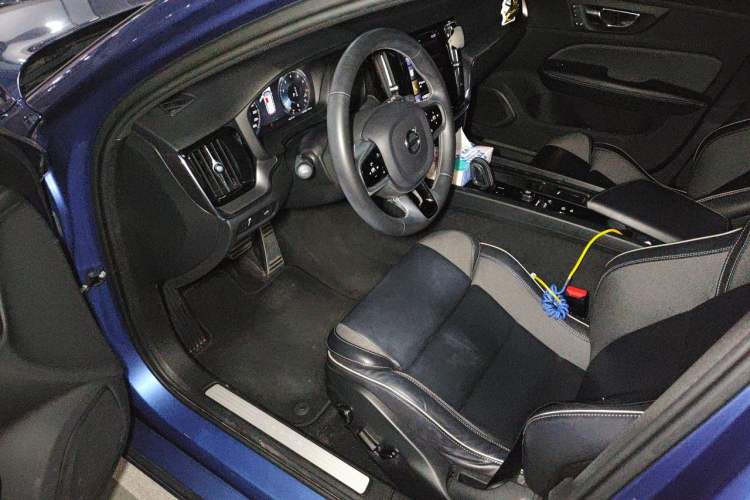 Used Volvo V60 2021 B5 Zhiyuan Sport Edition Driver Seat