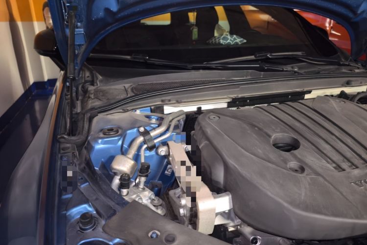 Used Volvo V60 2021 B5 Zhiyuan Sport Edition Engine Bay Right