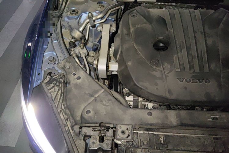 Used Volvo V60 2021 B5 Zhiyuan Sport Edition Engine Bay Right