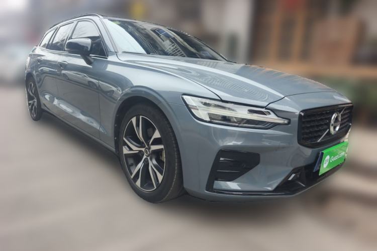 Used Volvo V60 2021 B5 Zhiyuan Sport Edition Front Right 45 Deg