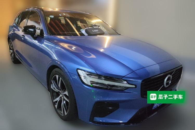 Used Volvo V60 2021 B5 Zhiyuan Sport Edition Front Right 45 Deg