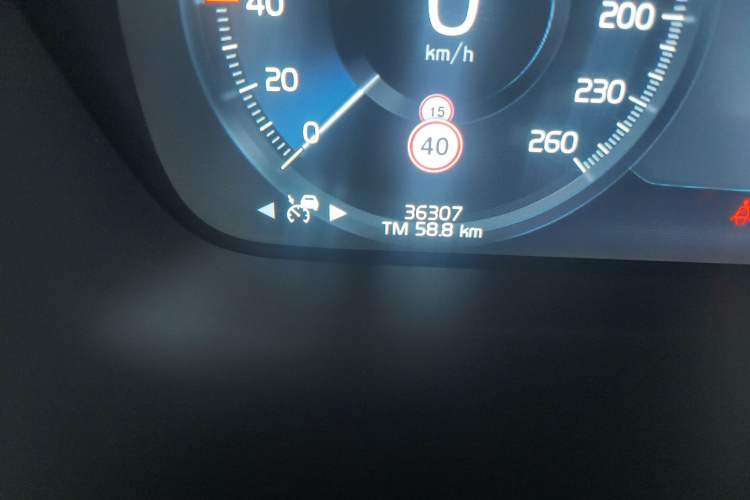 Used Volvo V60 2021 B5 Zhiyuan Sport Edition Odometer Close Up