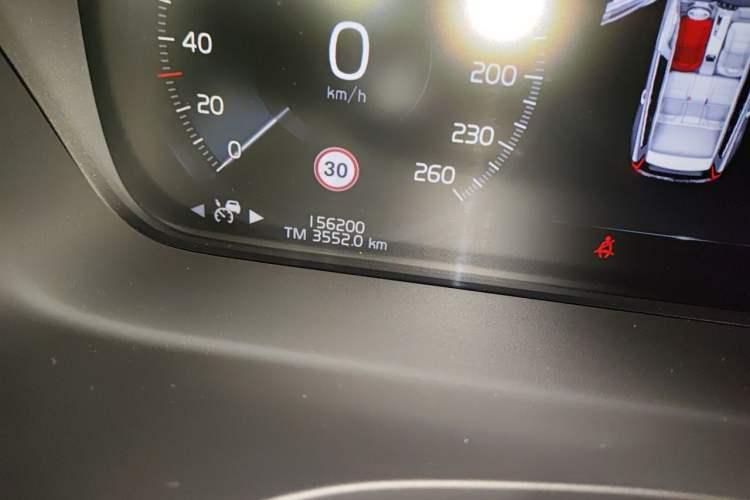 Used Volvo V60 2021 B5 Zhiyuan Sport Edition Odometer Close Up