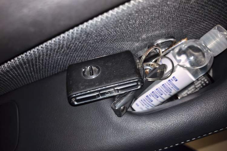 Used Volvo V60 2021 B5 Zhiyuan Sport Edition Vehicle Key