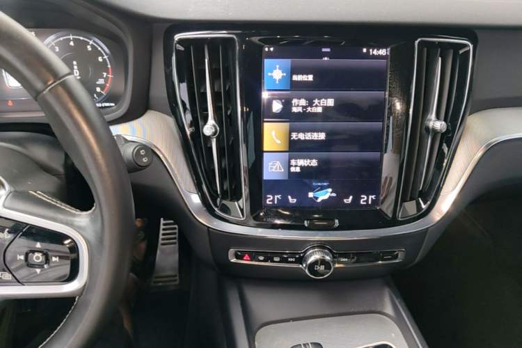 Used Volvo V60 2021 B5 Zhiyuan Sport Edition Audio And AC Panel