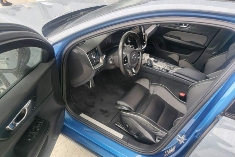 Used Volvo V60 2021 B5 Zhiyuan Sport Edition Driver Seat