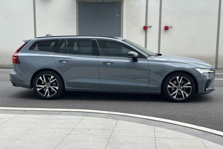 Used Volvo V60 2021 B5 Zhiyuan Sport Edition Exterior 4