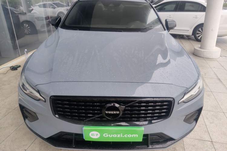Used Volvo V60 2021 B5 Zhiyuan Sport Edition Front