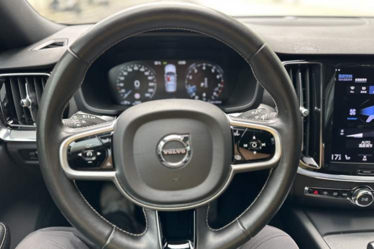 Used Volvo V60 2021 B5 Zhiyuan Sport Edition Interior 10
