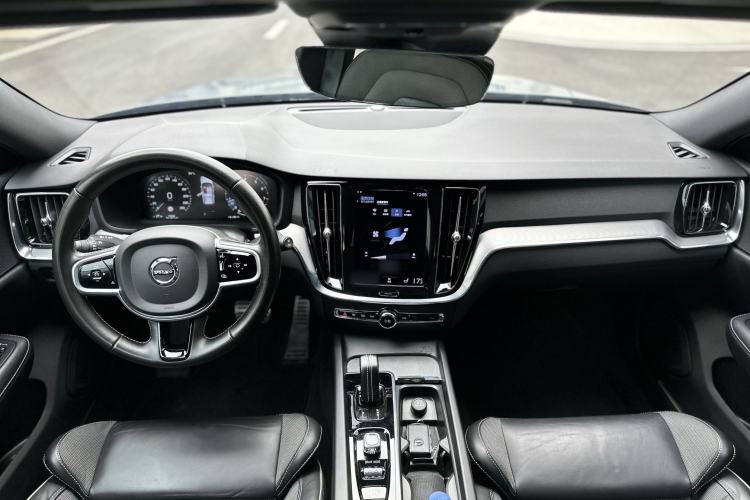 Used Volvo V60 2021 B5 Zhiyuan Sport Edition Interior 2