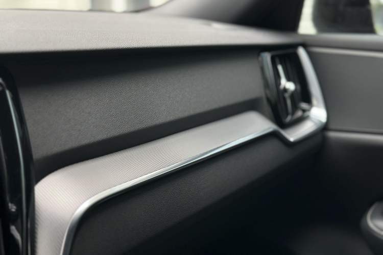 Used Volvo V60 2021 B5 Zhiyuan Sport Edition Interior 8