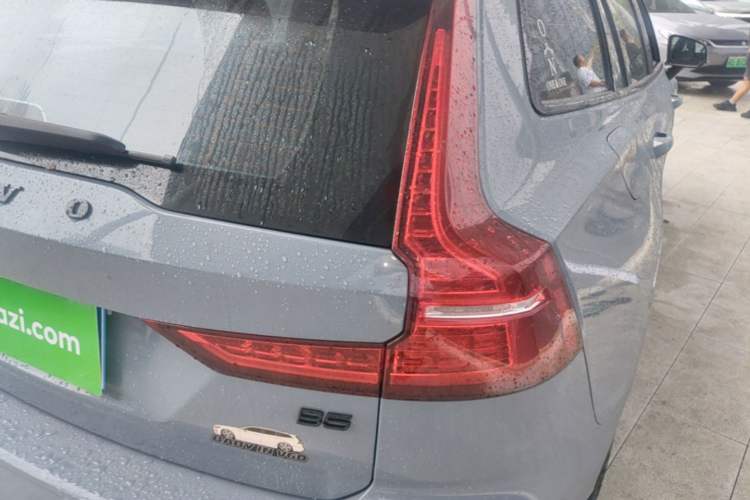 Used Volvo V60 2021 B5 Zhiyuan Sport Edition Right Rear Taillight