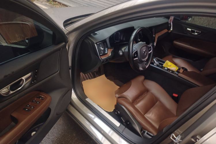 Used Volvo V60 2021 B5 Zhiyuan Luxury Edition Driver Seat