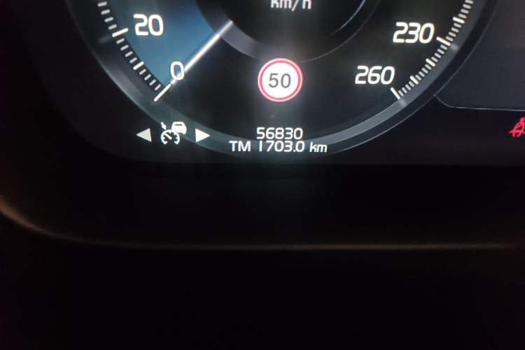 Used Volvo V60 2021 B5 Zhiyuan Luxury Edition Odometer Close Up
