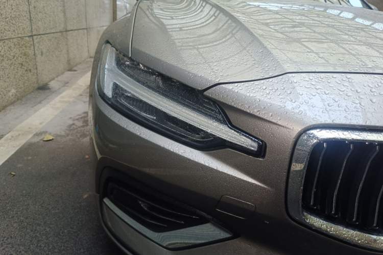 Used Volvo V60 2021 B5 Zhiyuan Luxury Edition Right Front Headlight
