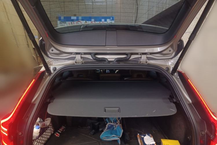 Used Volvo V60 2021 B5 Zhiyuan Luxury Edition Trunk