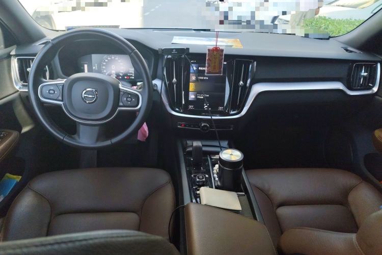 Used Volvo V60 2021 B4 Zhiyi Luxury Edition Center Console
