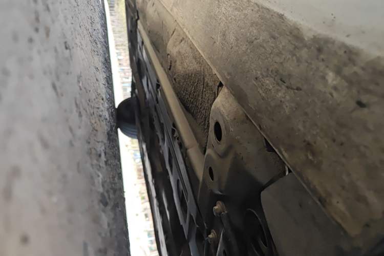 Used Volvo V60 2021 B5 Zhiyuan Sport Edition Chassis Front Right
