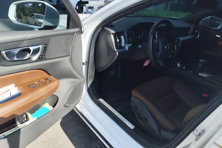 Used Volvo V60 2021 B4 Zhiyi Luxury Edition Driver Seat
