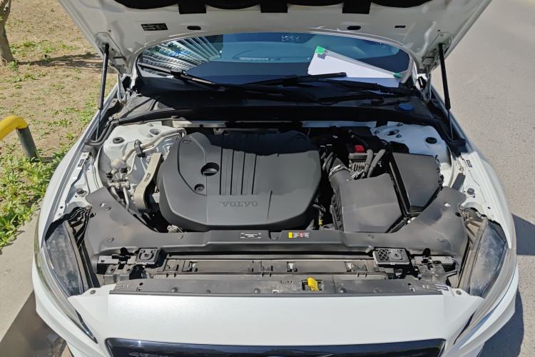 Used Volvo V60 2021 B5 Zhiyuan Sport Edition Engine Bay