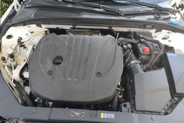 Used Volvo V60 2021 B4 Zhiyi Luxury Edition Engine Bay