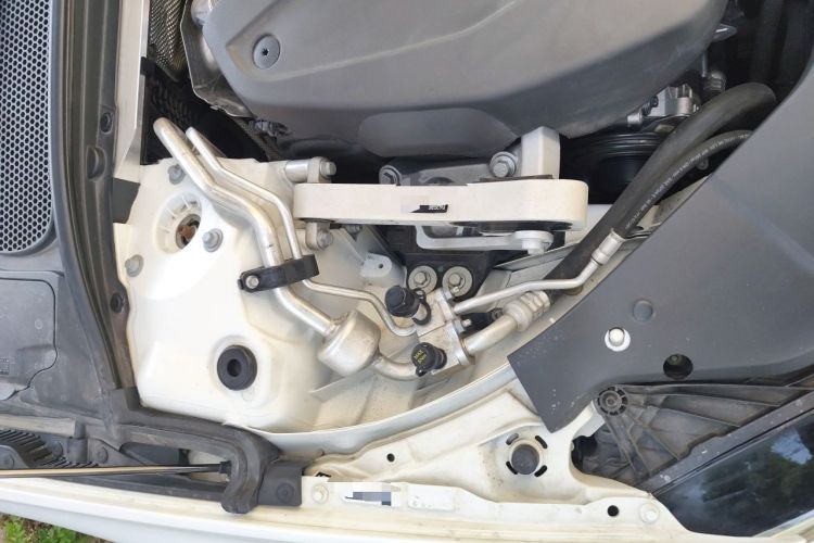 Used Volvo V60 2021 B4 Zhiyi Luxury Edition Engine Bay Right