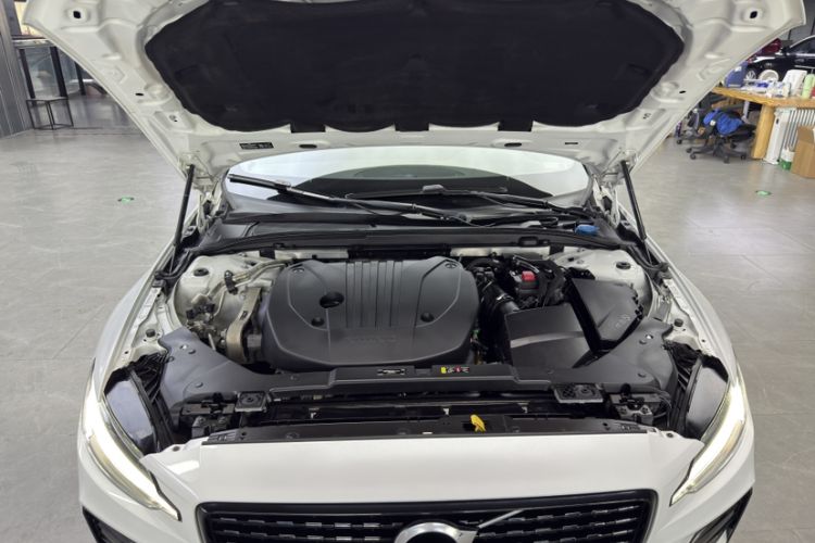 Used Volvo V60 2021 B5 Zhiyuan Sport Edition Engine Bay