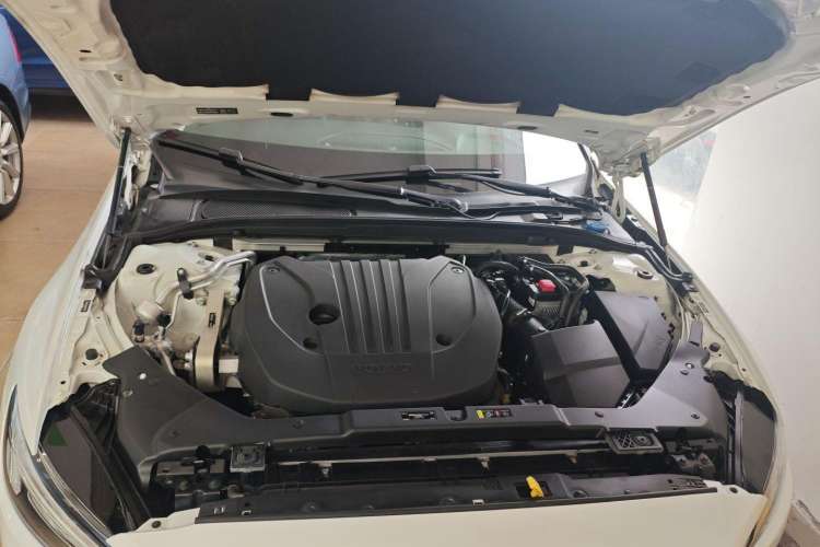 Used Volvo V60 2021 B4 Zhiyi Luxury Edition Engine Bay