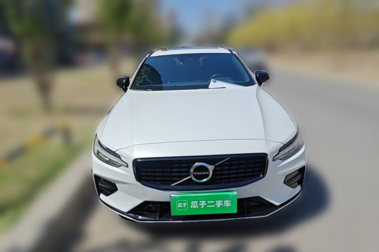 Used Volvo V60 2021 B5 Zhiyuan Sport Edition Front