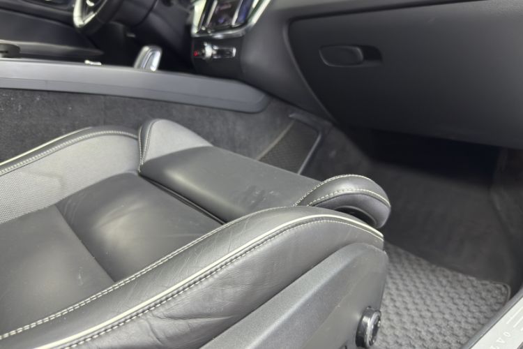 Used Volvo V60 2021 B5 Zhiyuan Sport Edition Interior 1