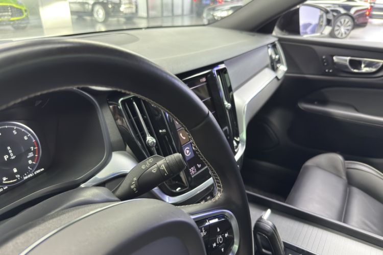 Used Volvo V60 2021 B5 Zhiyuan Sport Edition Interior 10