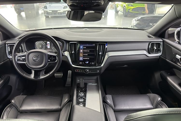Used Volvo V60 2021 B5 Zhiyuan Sport Edition Interior 5