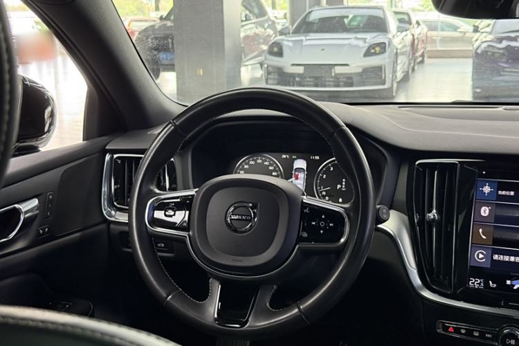 Used Volvo V60 2021 B5 Zhiyuan Sport Edition Interior 6