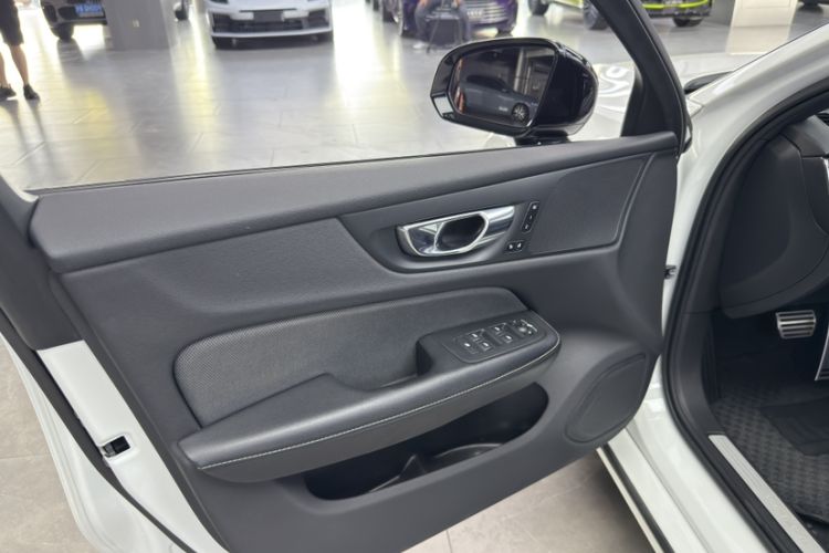 Used Volvo V60 2021 B5 Zhiyuan Sport Edition Interior 7