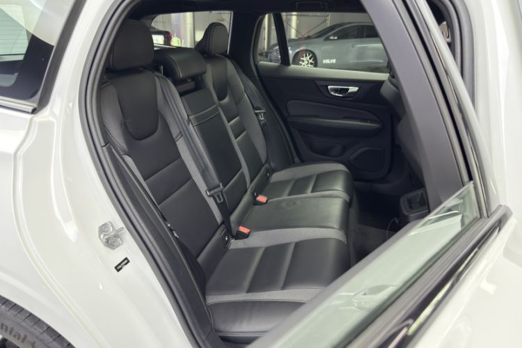 Used Volvo V60 2021 B5 Zhiyuan Sport Edition Interior 9