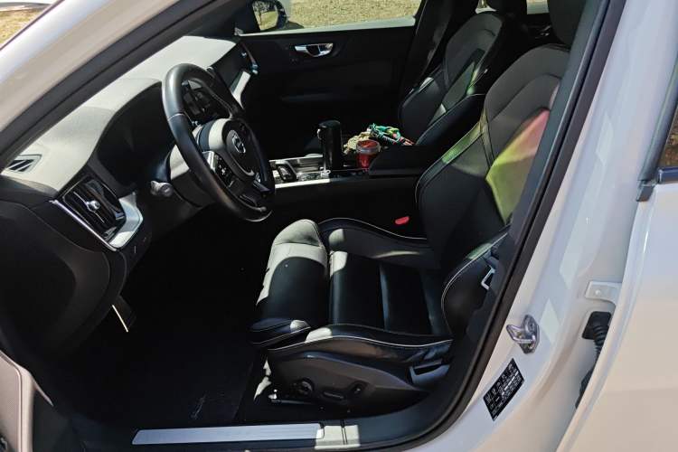 Used Volvo V60 2021 B5 Zhiyuan Sport Edition Left Front Seat