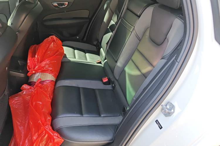 Used Volvo V60 2021 B5 Zhiyuan Sport Edition Left Rear Seat