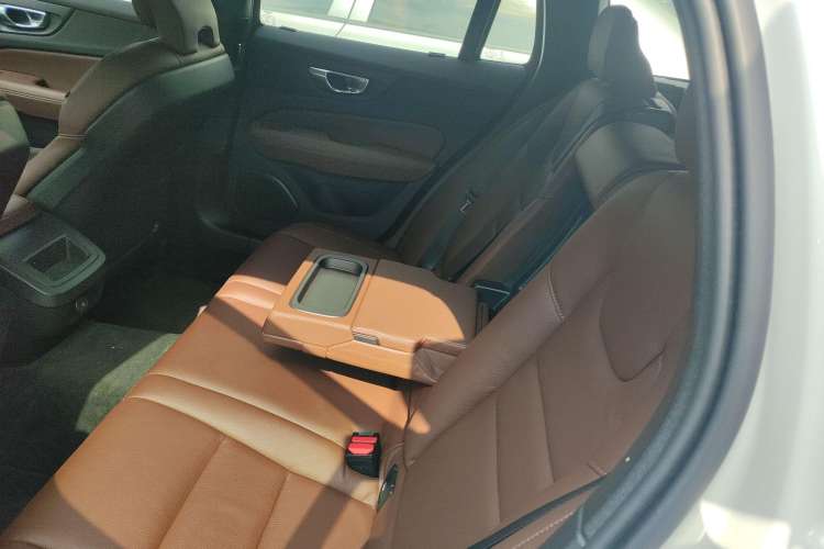Used Volvo V60 2021 B4 Zhiyi Luxury Edition Left Rear Seat