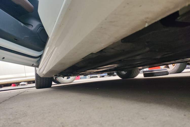 Used Volvo V60 2021 B4 Zhiyi Luxury Edition Left Side Sill