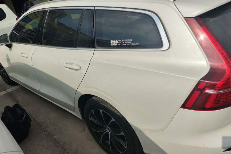 Used Volvo V60 2021 B4 Zhiyi Luxury Edition Left Side