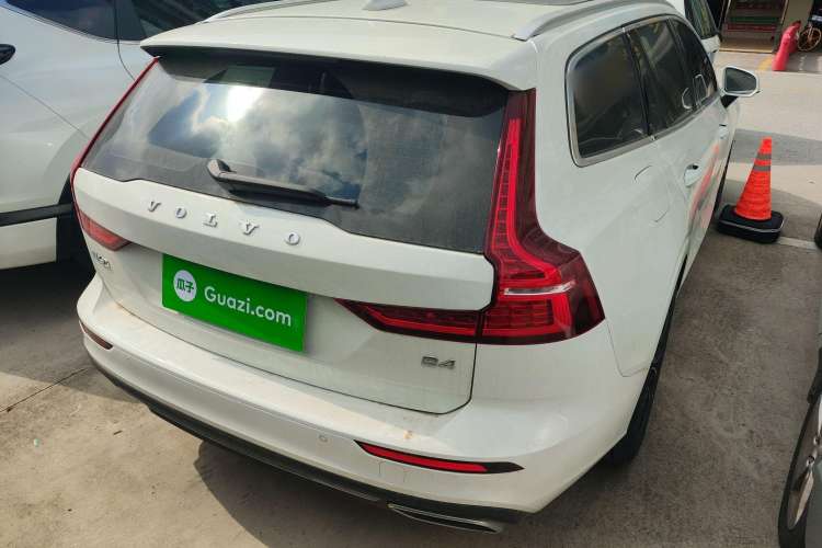Used Volvo V60 2021 B4 Zhiyi Luxury Edition Rear Right 45 Deg
