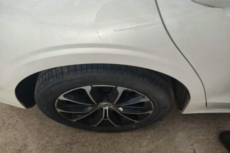 Used Volvo V60 2021 B4 Zhiyi Luxury Edition Right Rear Wheel Hub