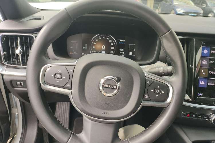 Used Volvo V60 2021 B4 Zhiyi Luxury Edition Steering Wheel
