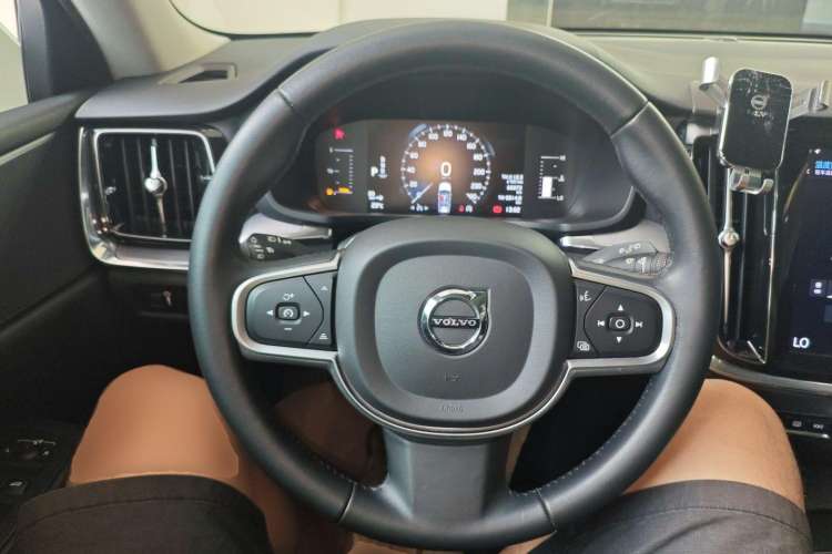 Used Volvo V60 2021 B4 Zhiyi Luxury Edition Steering Wheel