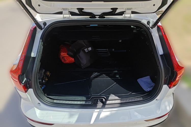 Used Volvo V60 2021 B5 Zhiyuan Sport Edition Trunk