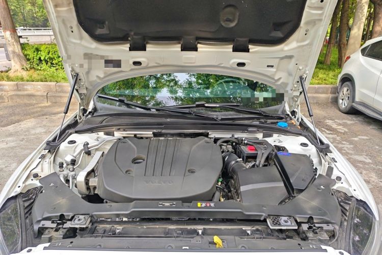 Used Volvo V60 2022 B5 Zhiyuan Sport Edition Engine Bay