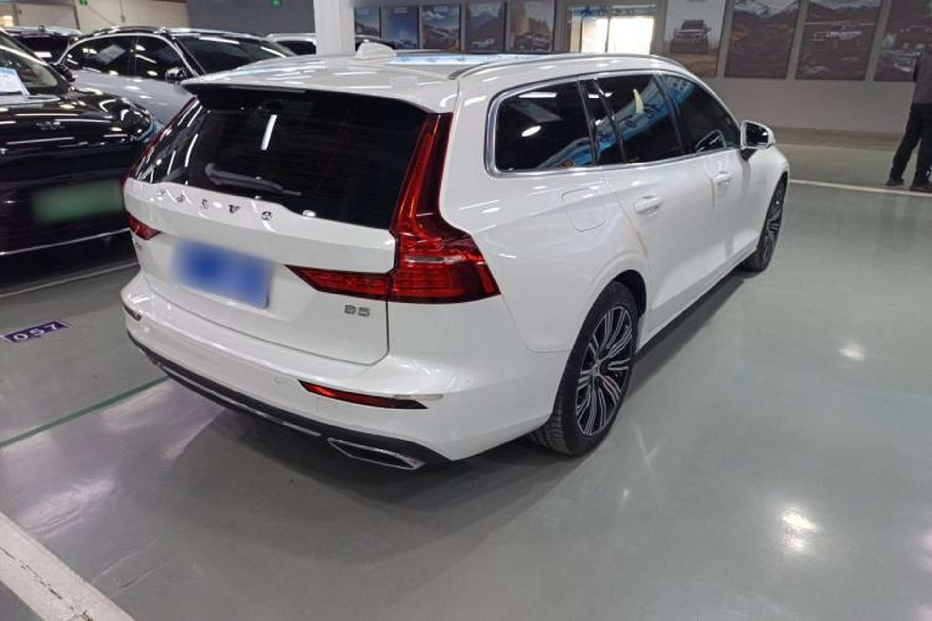 Used Volvo V60 2022 B5 Zhiyuan Luxury Edition Exterior 5