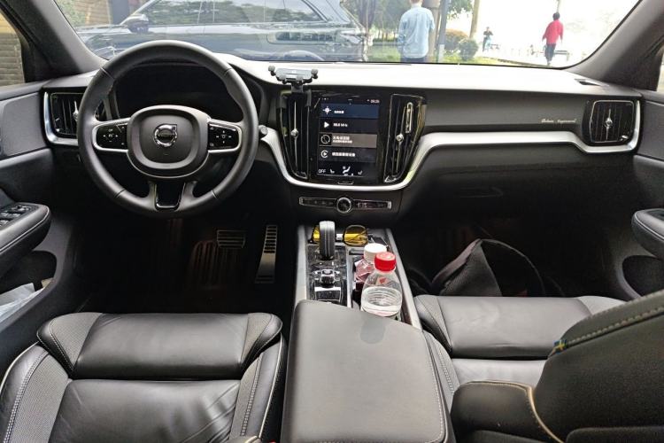 Used Volvo V60 2022 B5 Zhiyuan Sport Edition Interior 2