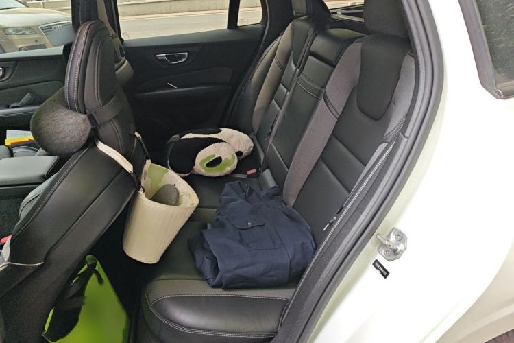 Used Volvo V60 2022 B5 Zhiyuan Sport Edition Interior 4
