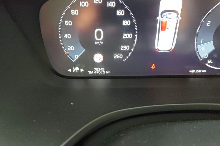 Used Volvo V60 2022 B5 Zhiyuan Sport Edition Odometer Close Up